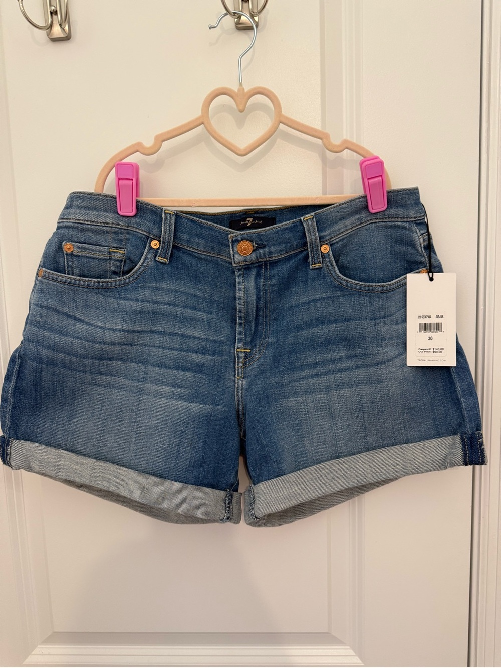 7 for all mankind Classic Mid-Wash Denim Roll-Cuff Women’s Shorts NWT Size 30 - Picture 2 of 4